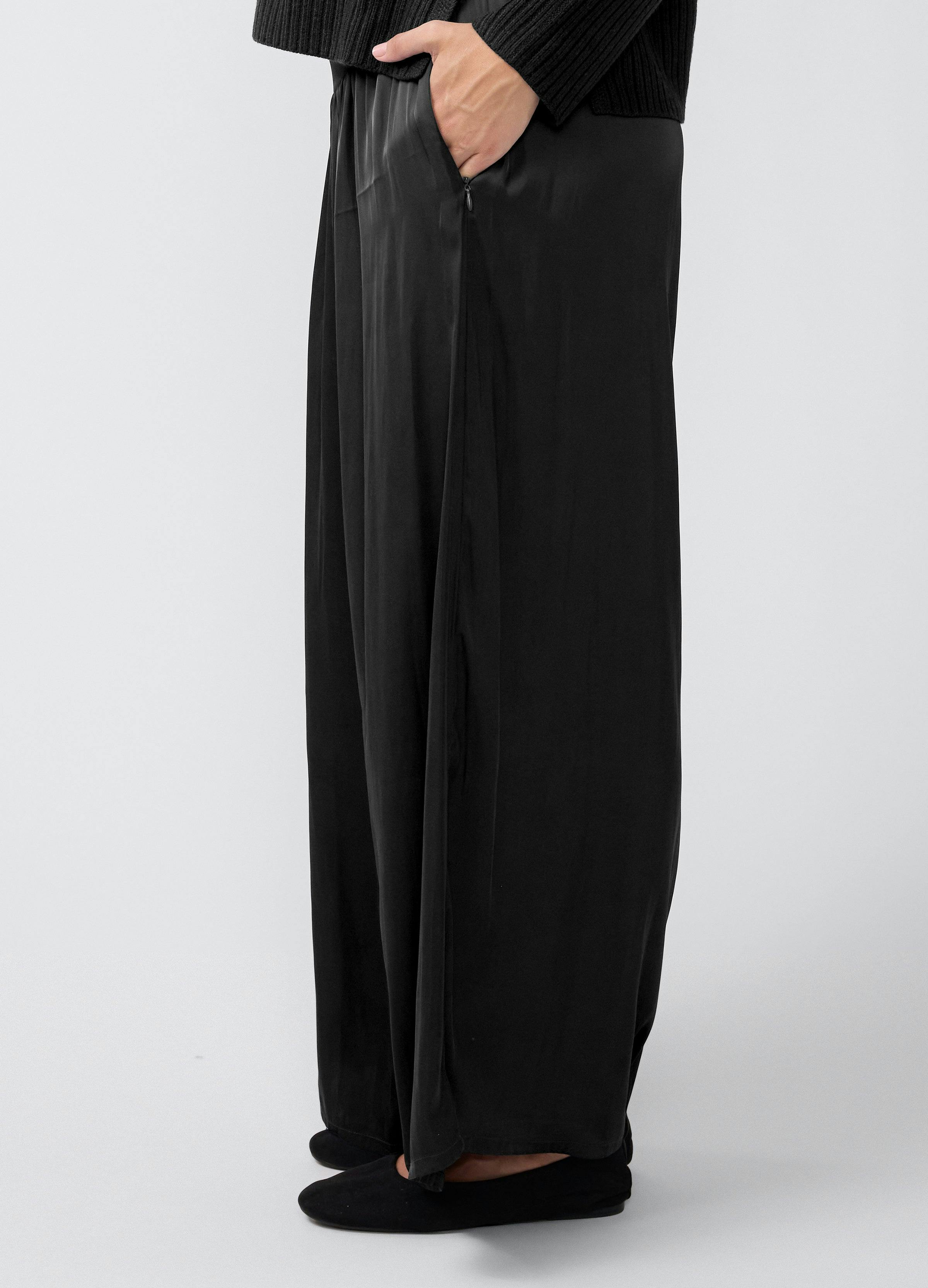 Flowy Wide Leg Woven Maternity Pant