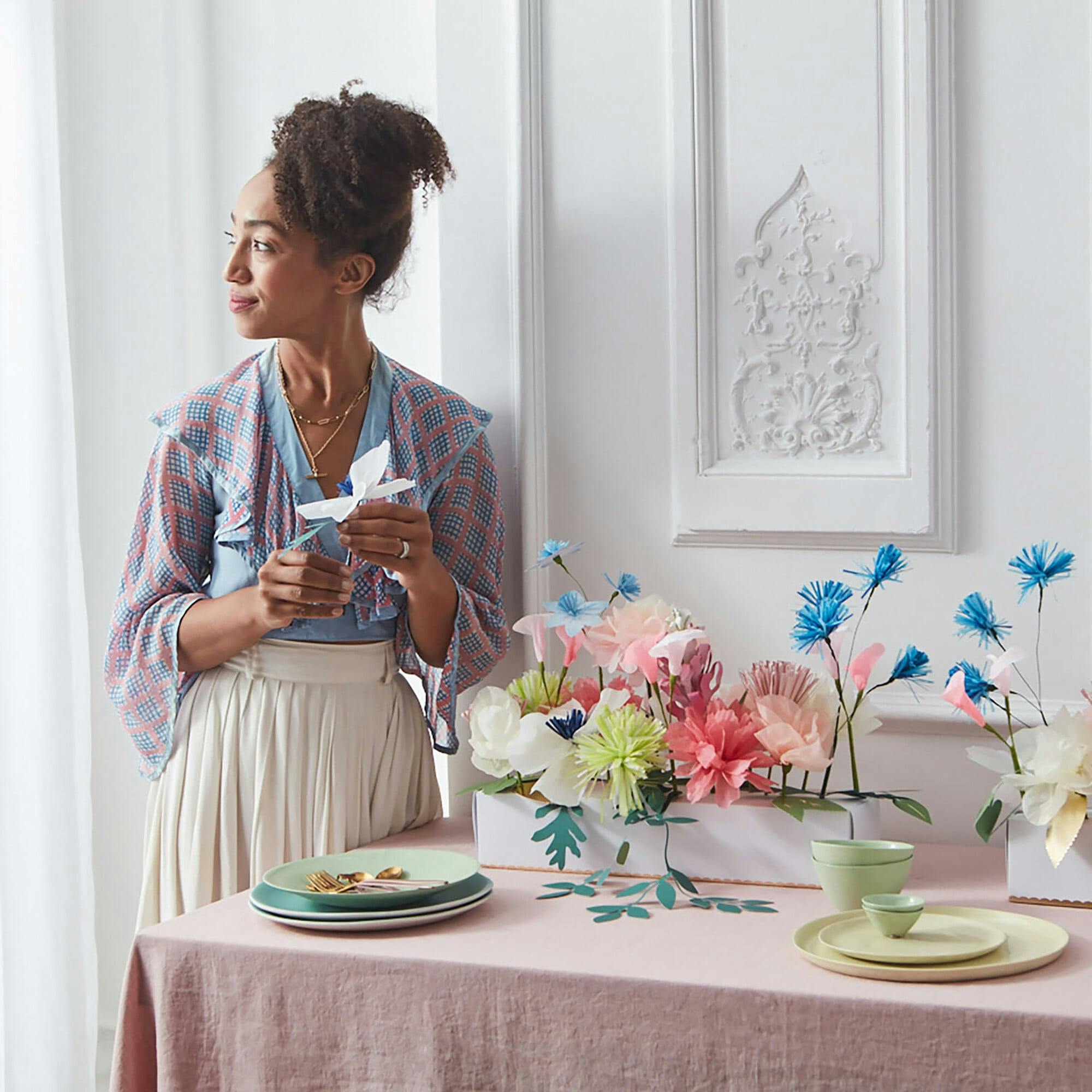 Hazel Gardiner Spring & Summer Table Centerpiece