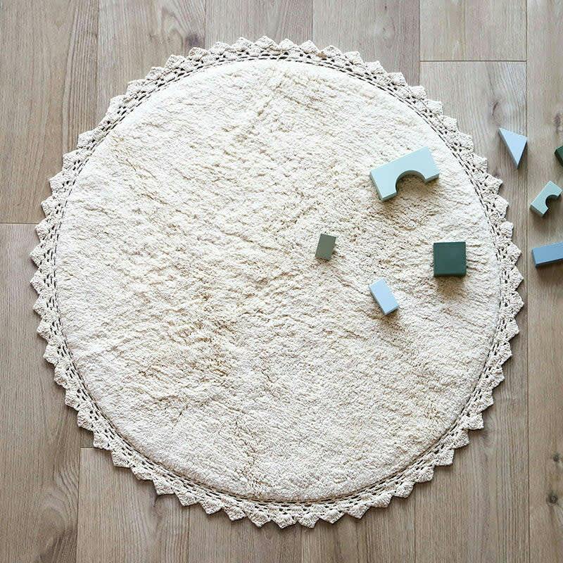 Perla Hand-Tufted Crochet Lace Trim Round Rug