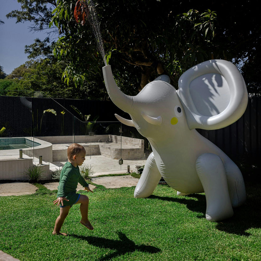 Inflatable Giant Sprinkler: Eli The Elephant