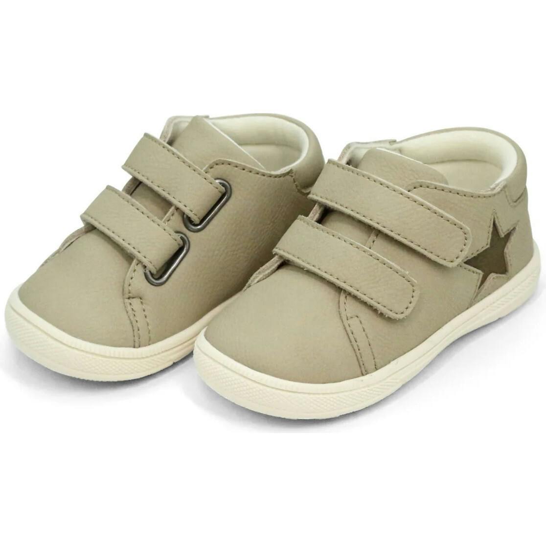 Leo Star Sneaker