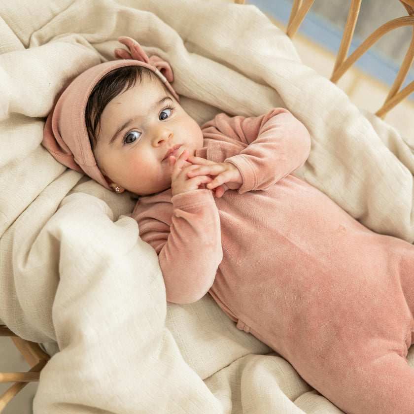 Bow Stitch Velour Onesie with Hat Rose