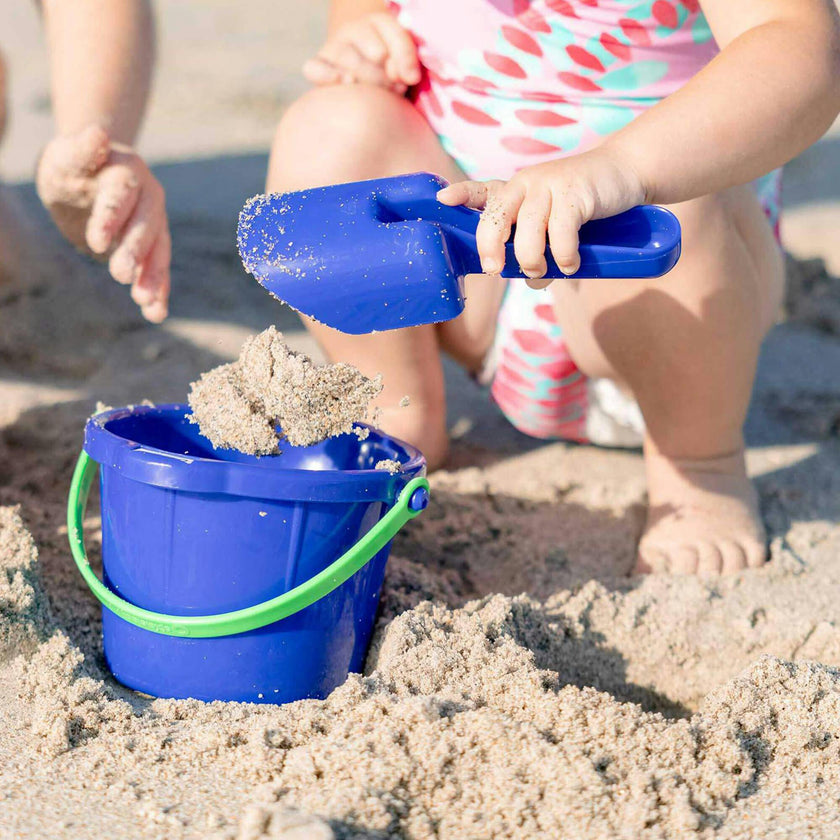 Small Sand Scoop 12 Pack (4 red