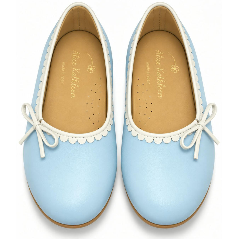 Beatrice Flat in Blue/Ecru