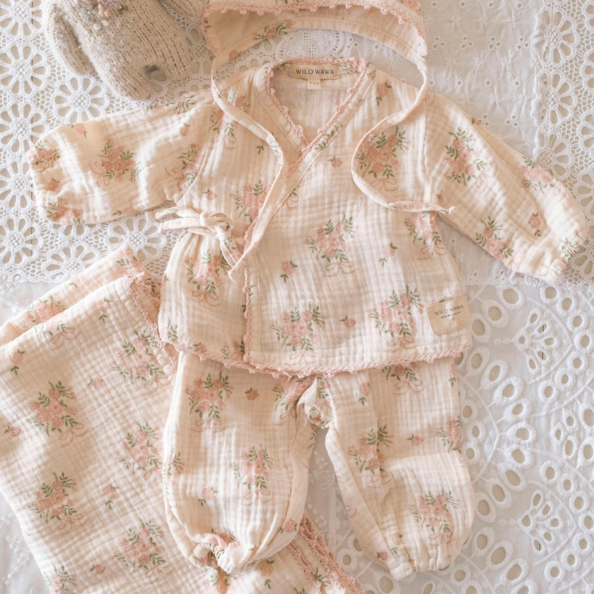 Crochet Trim Swaddle