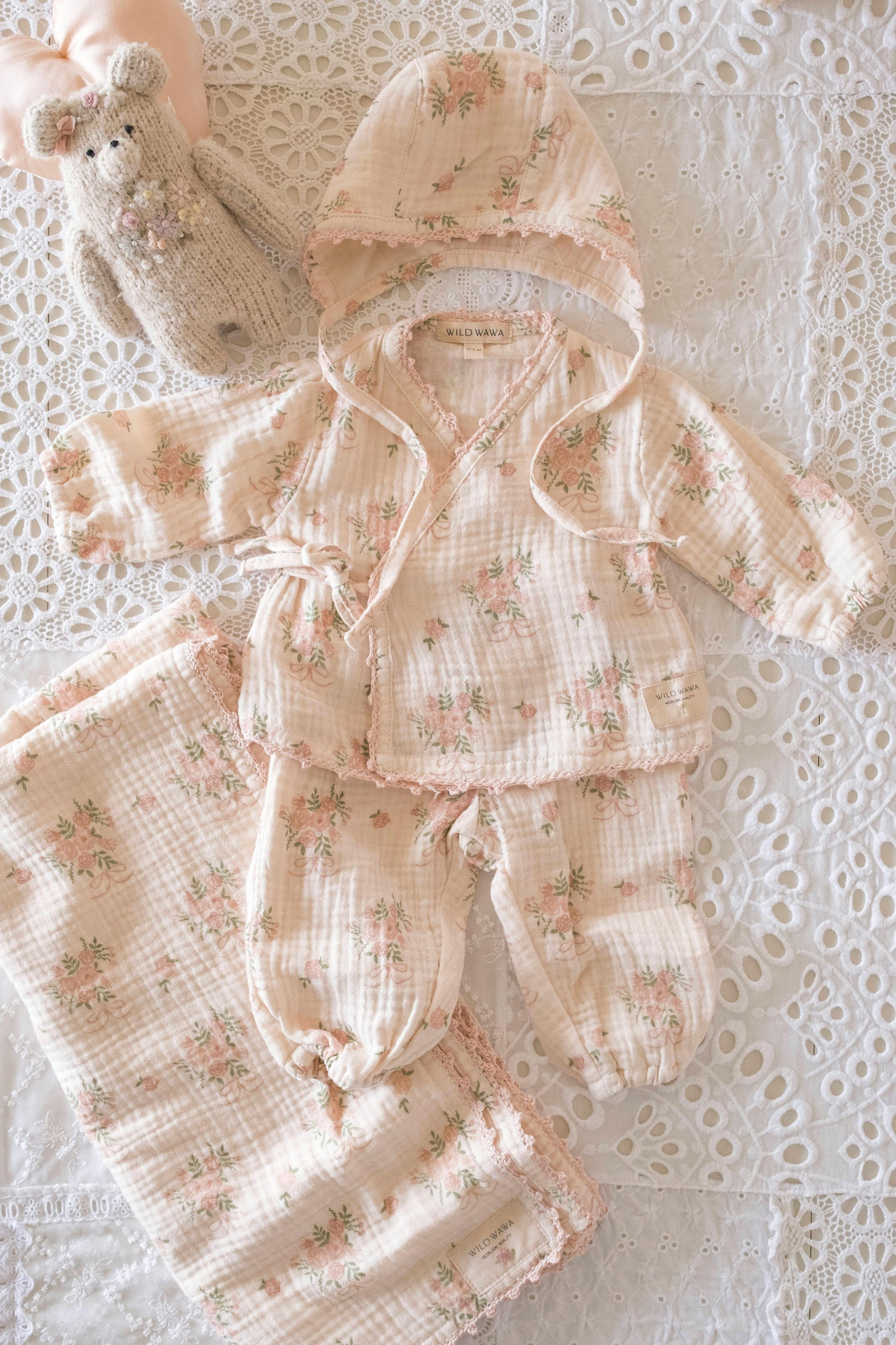 Crochet Trim Swaddle