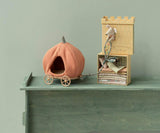 Pumpkin carriage, Mouse