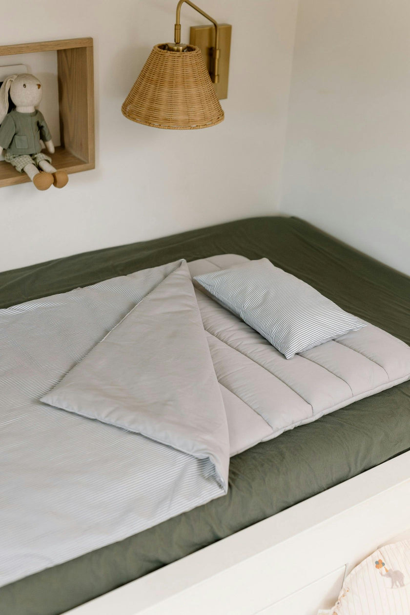 Modern Stripe Portable Bedding Set
