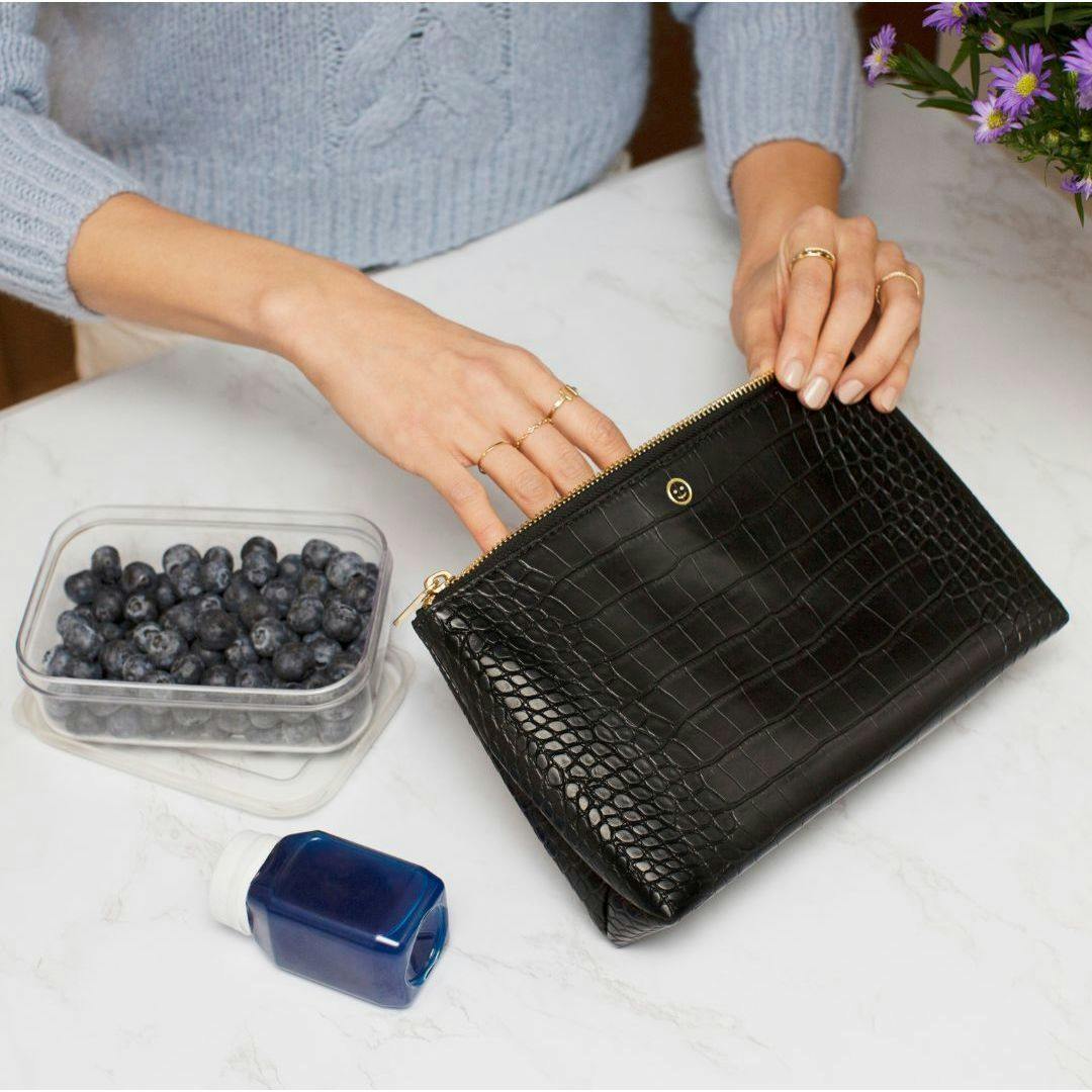Women's Vegan Leather Snacker Pouch