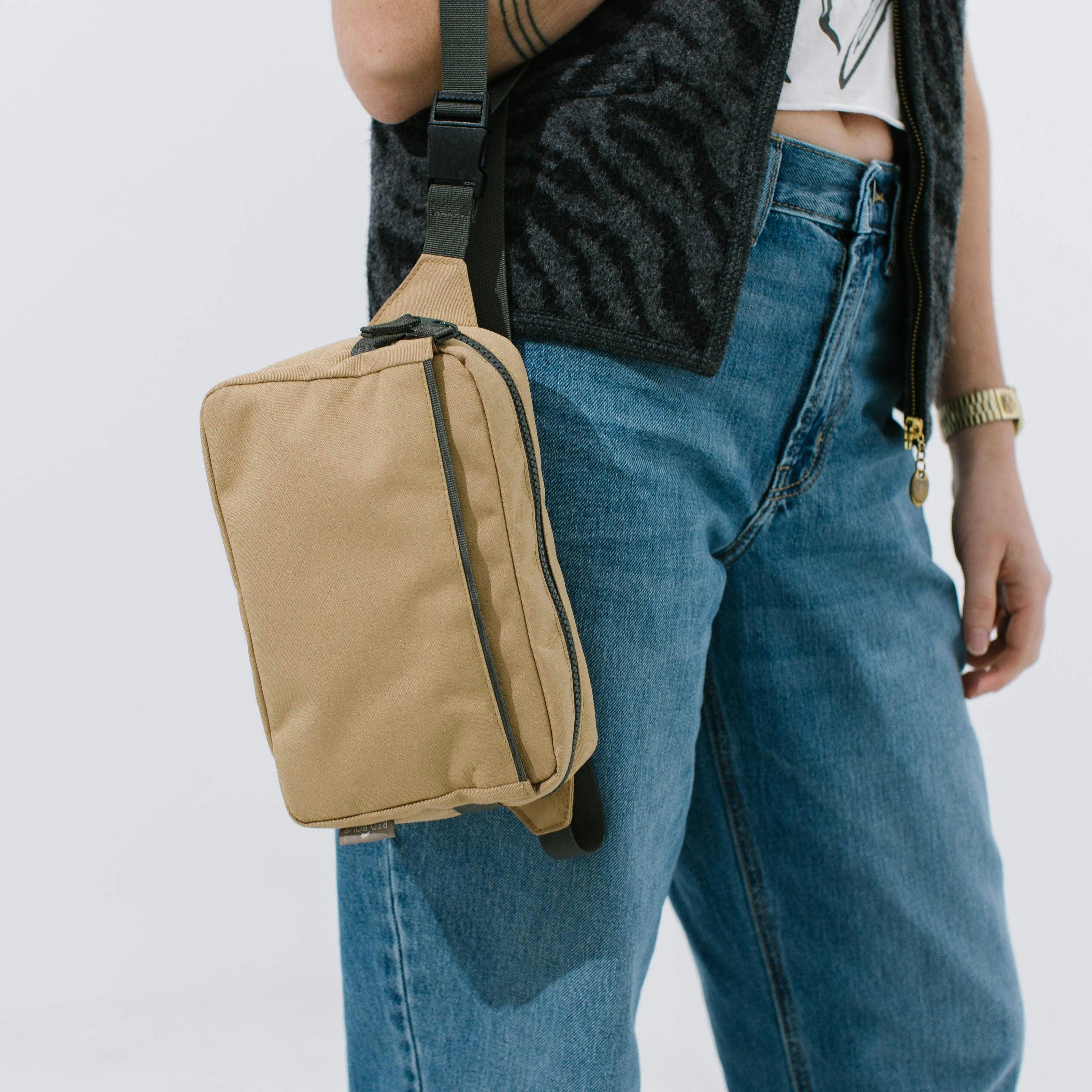 Red Rovr Joey Belt Bag - Toffee