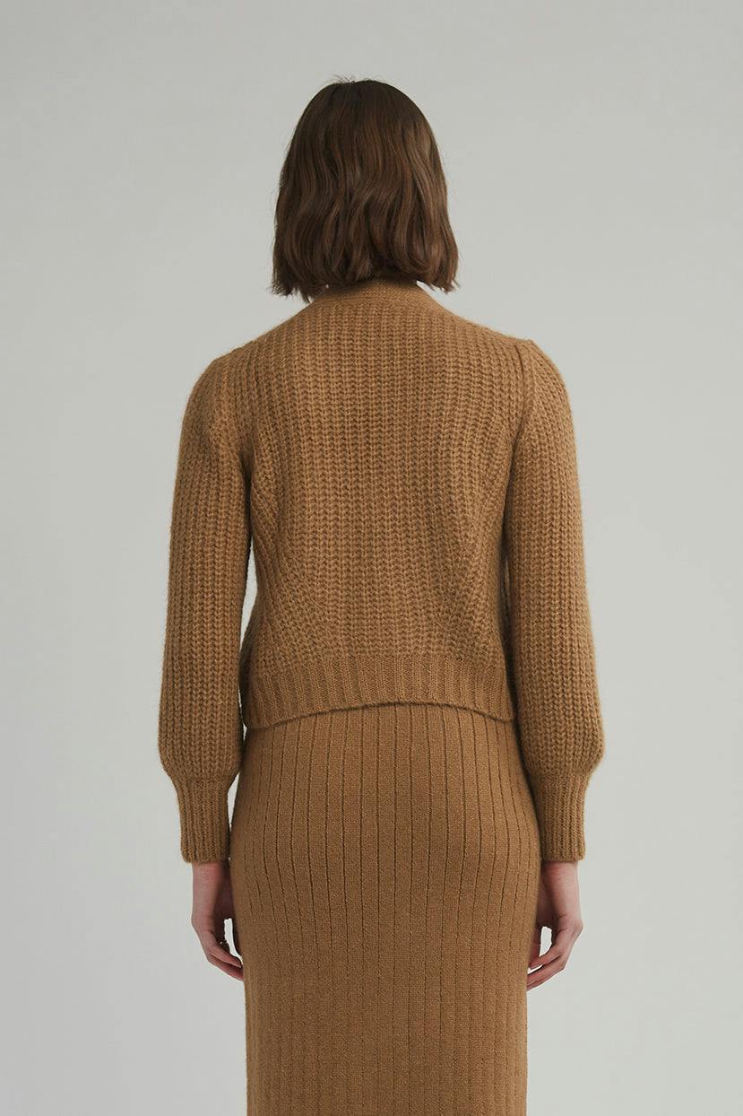 SARA CARDI | RICH CAMEL