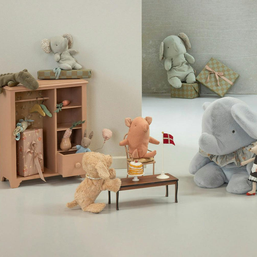 Elephant, Medium - Iron grey