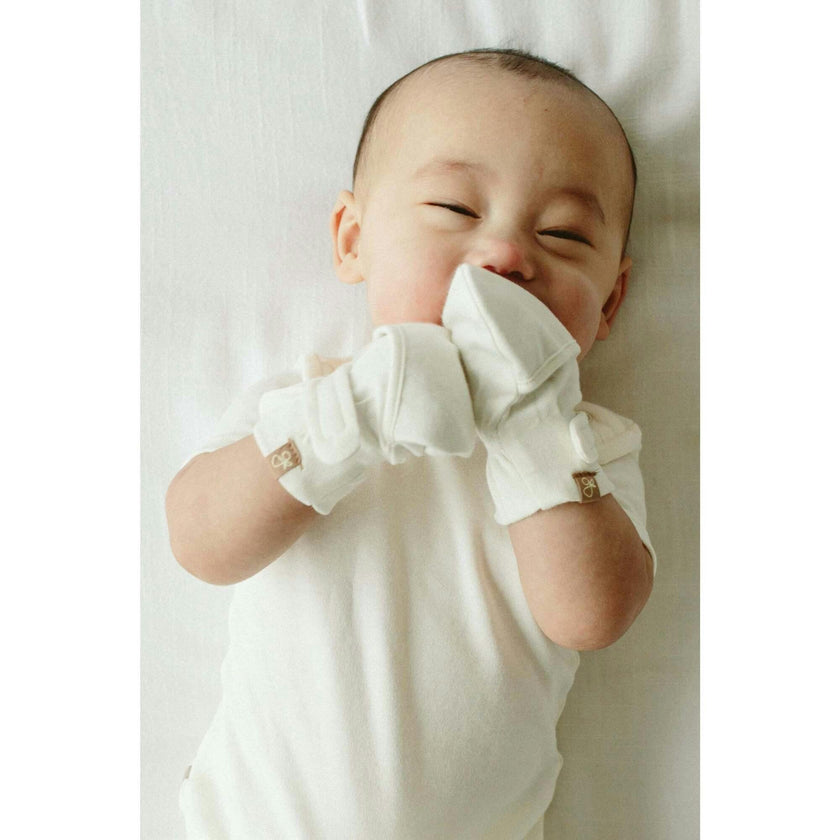 STAY ON MITTS | CLOUD — Bamboo Organic Cotton Blend, 0–6M
