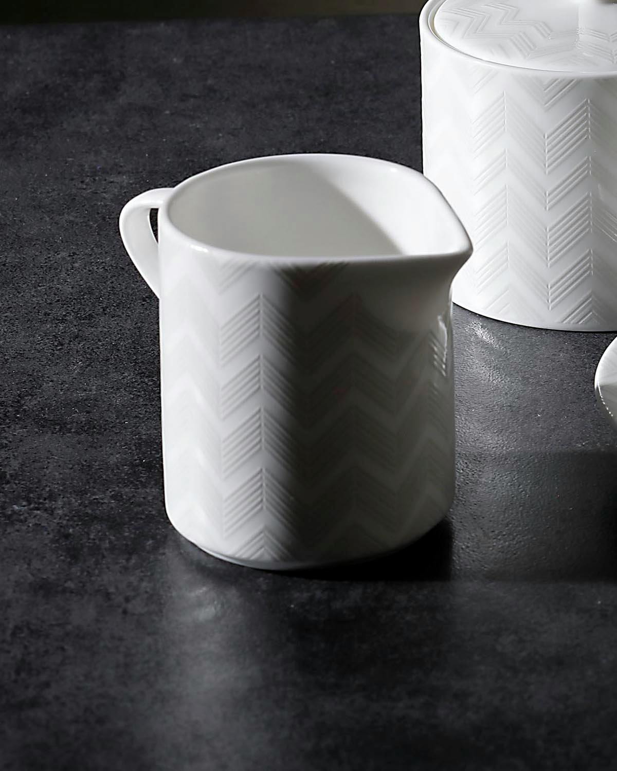 Creamer Zig Zag  White Diam. 3.5