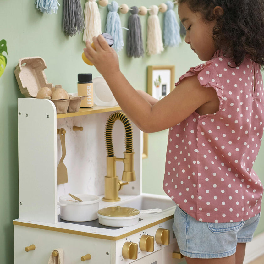 Little Chef Memphis Small Play Kitchen - White/Gold