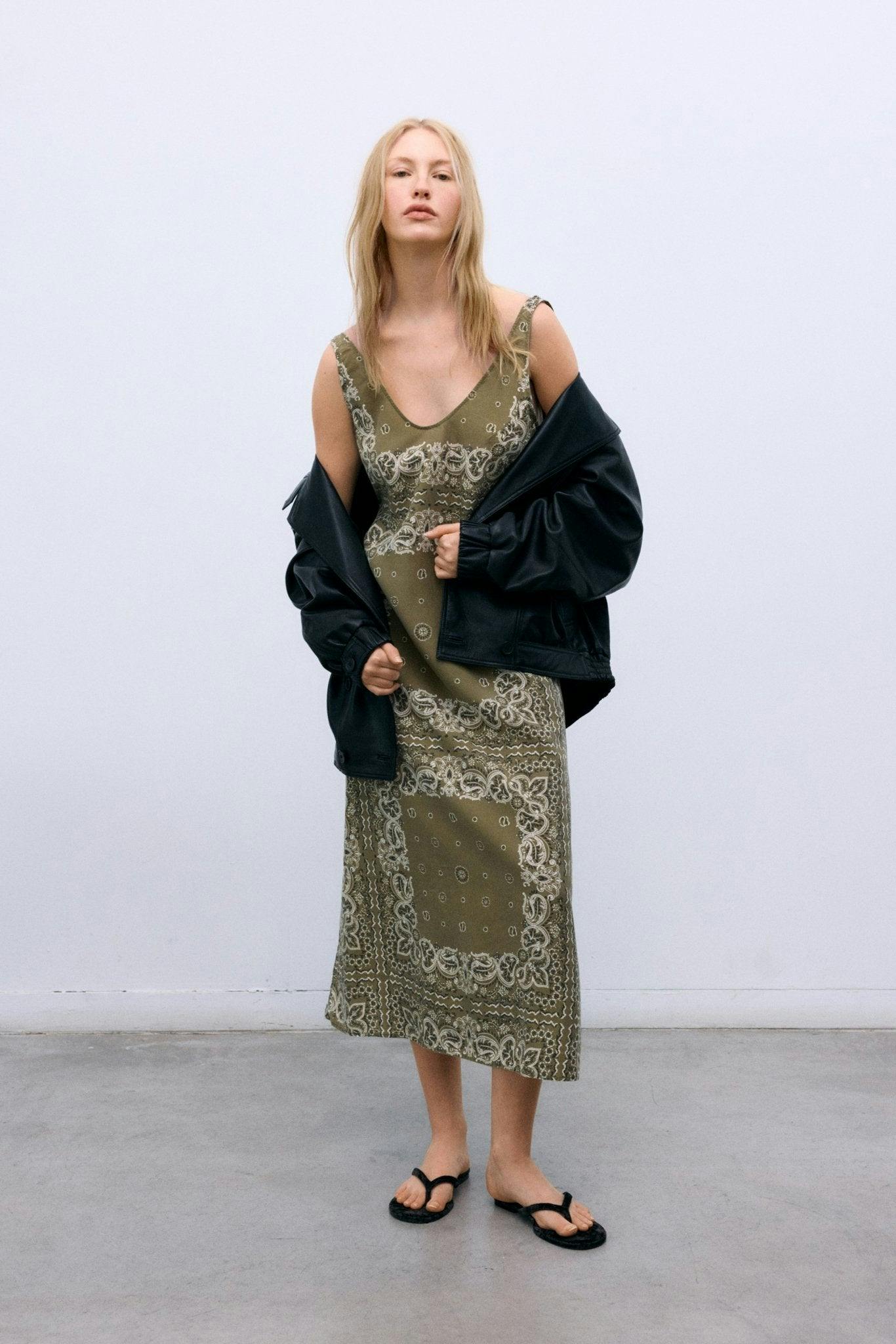 Waterlily Woman Dress Bandana Print