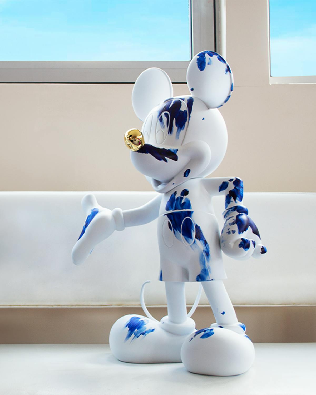 Mickey Mouse ONE MINUTE White & Blue Limited Edition 24in