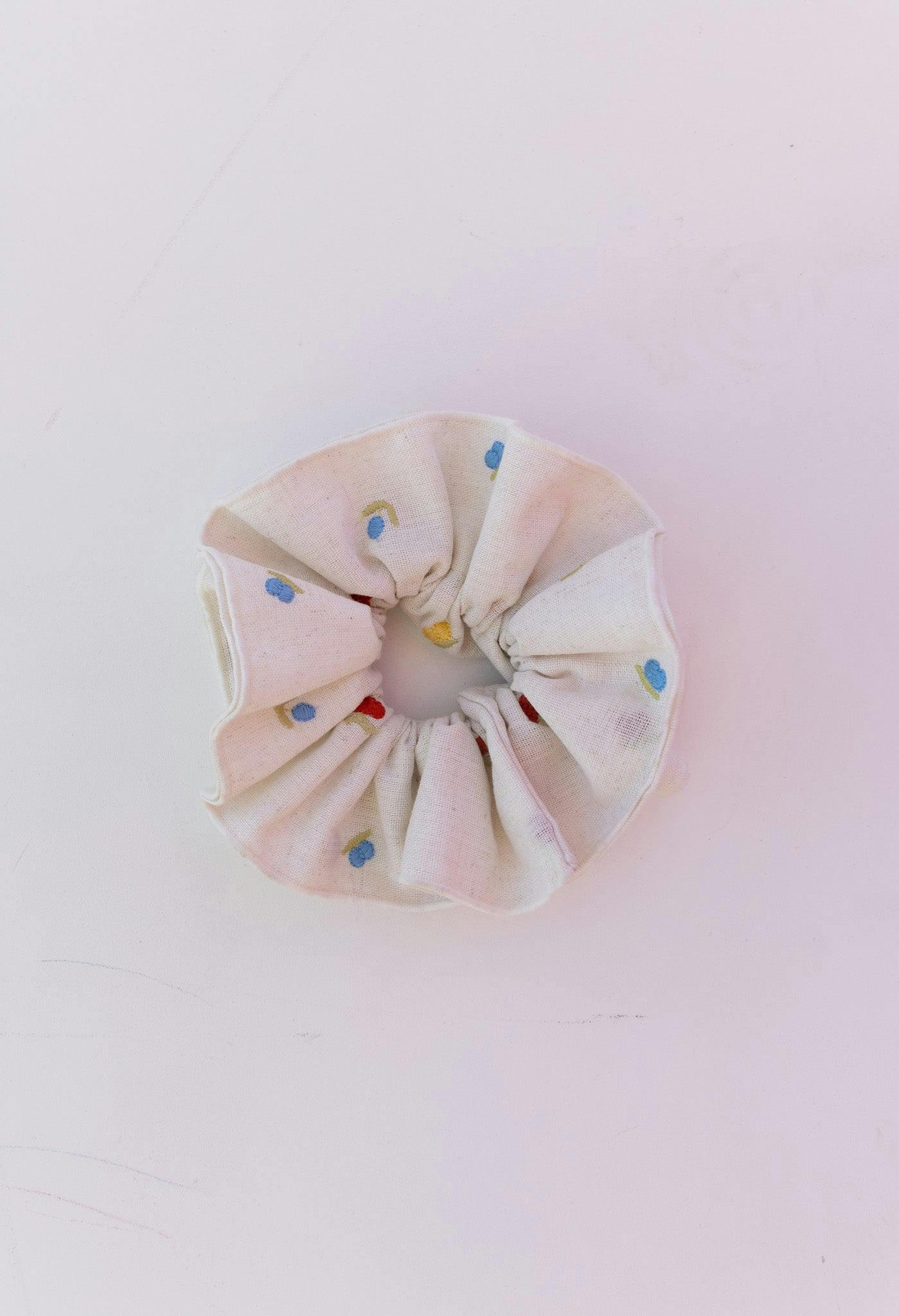 CREAM FARMERS MARKET CORSET SCRUNCHIE