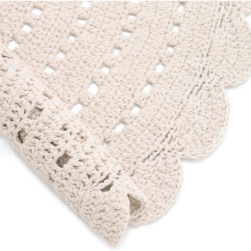 Alma Hand-Crocheted Scalloped Large Round Rug