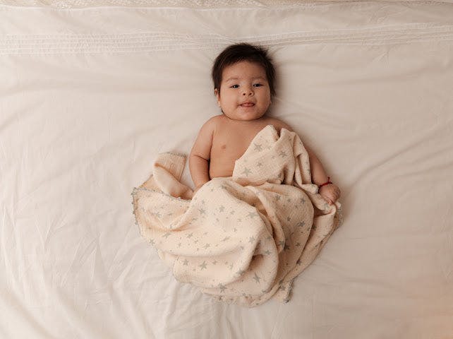 Crochet Trim Swaddle