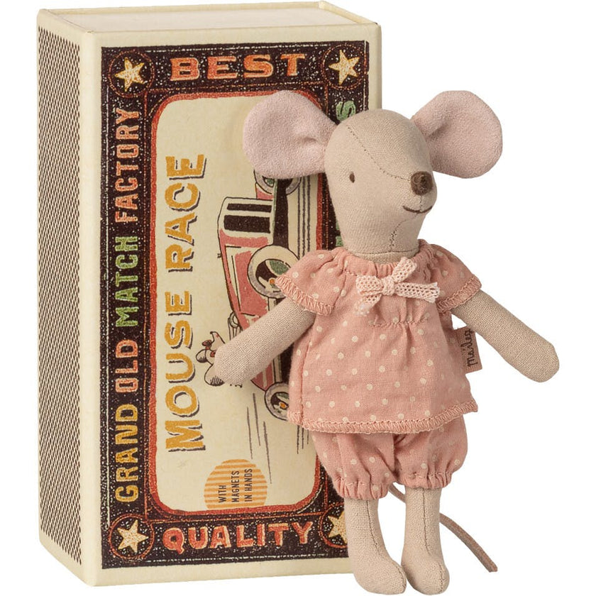 Big sister mouse in matchbox