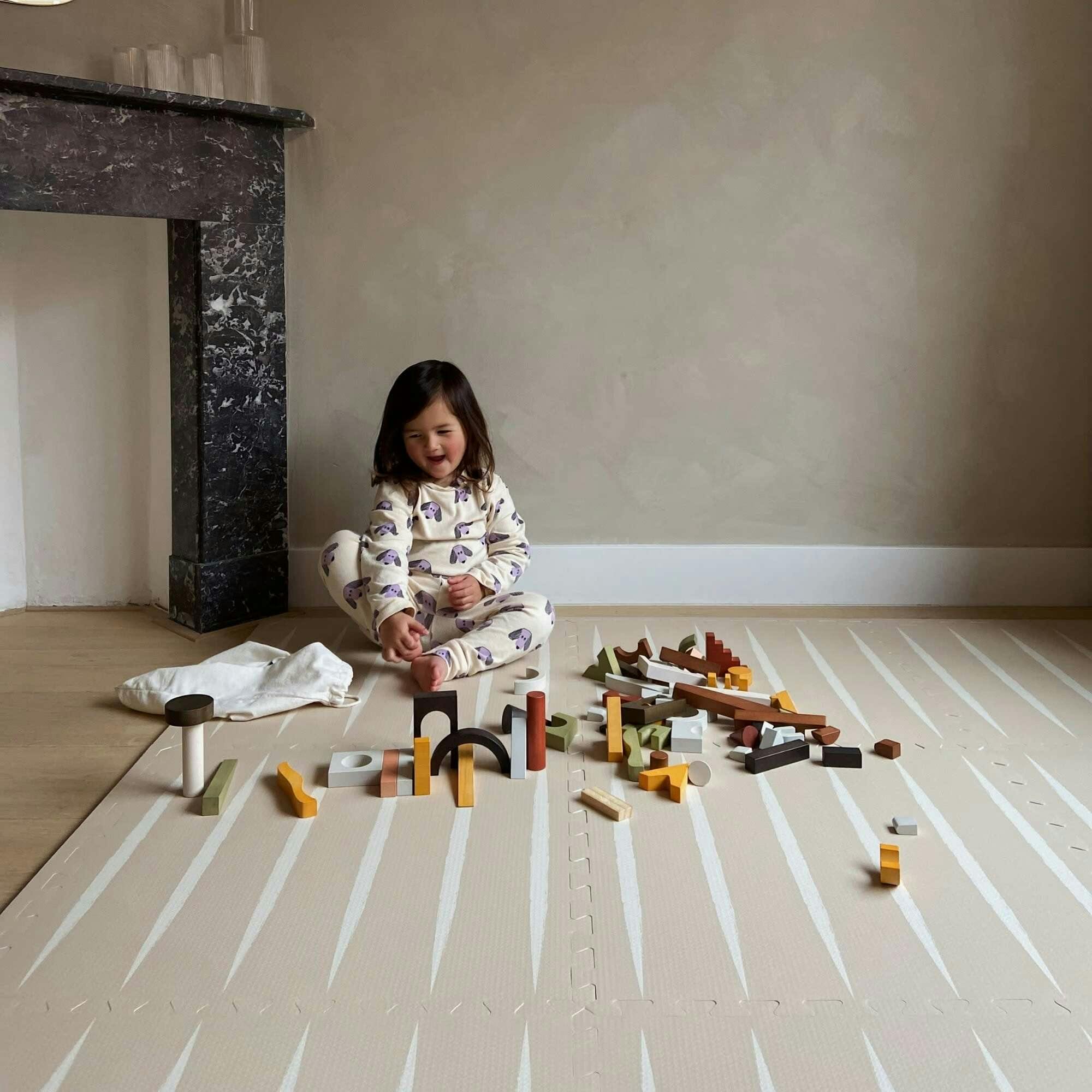 Lucio - Desert Sand - Play Mat, Stripes