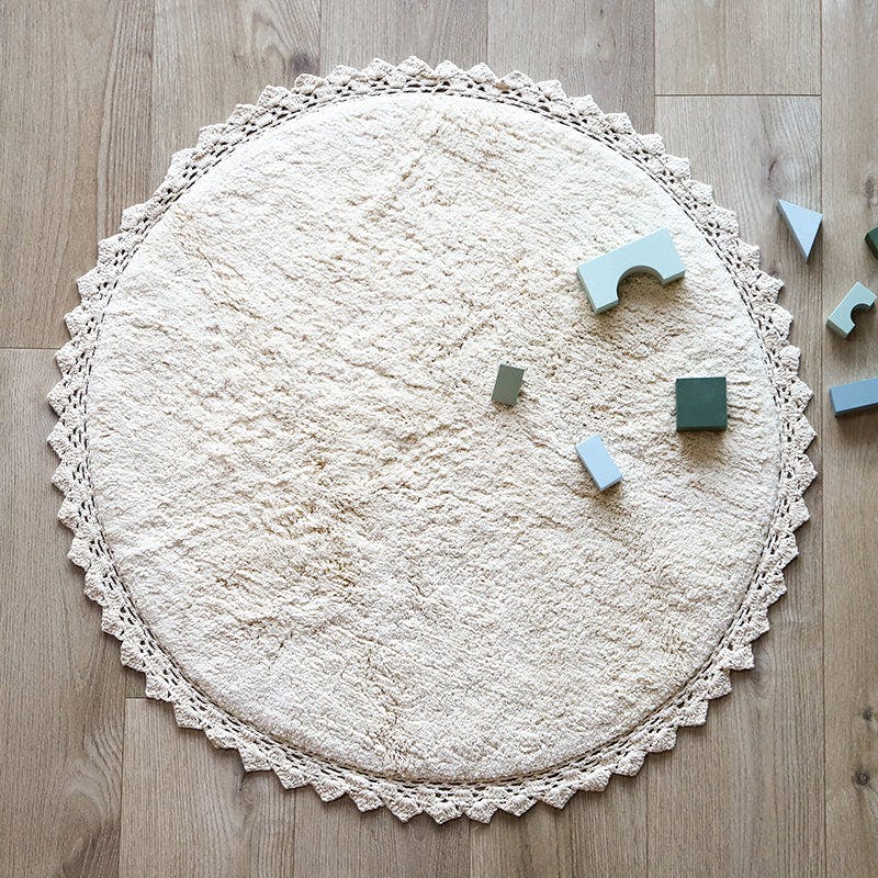 Perla Hand-Tufted Crochet Lace Trim Round Rug