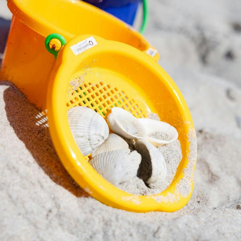 Small Sand Sieve 3 Pack (1 red