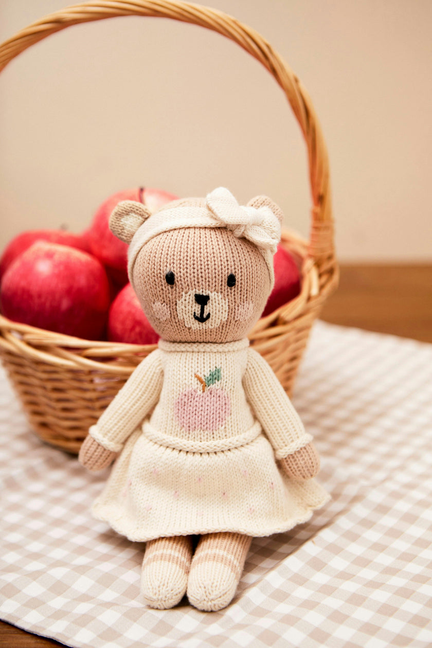 Emma the bear with apple 11"- Natural