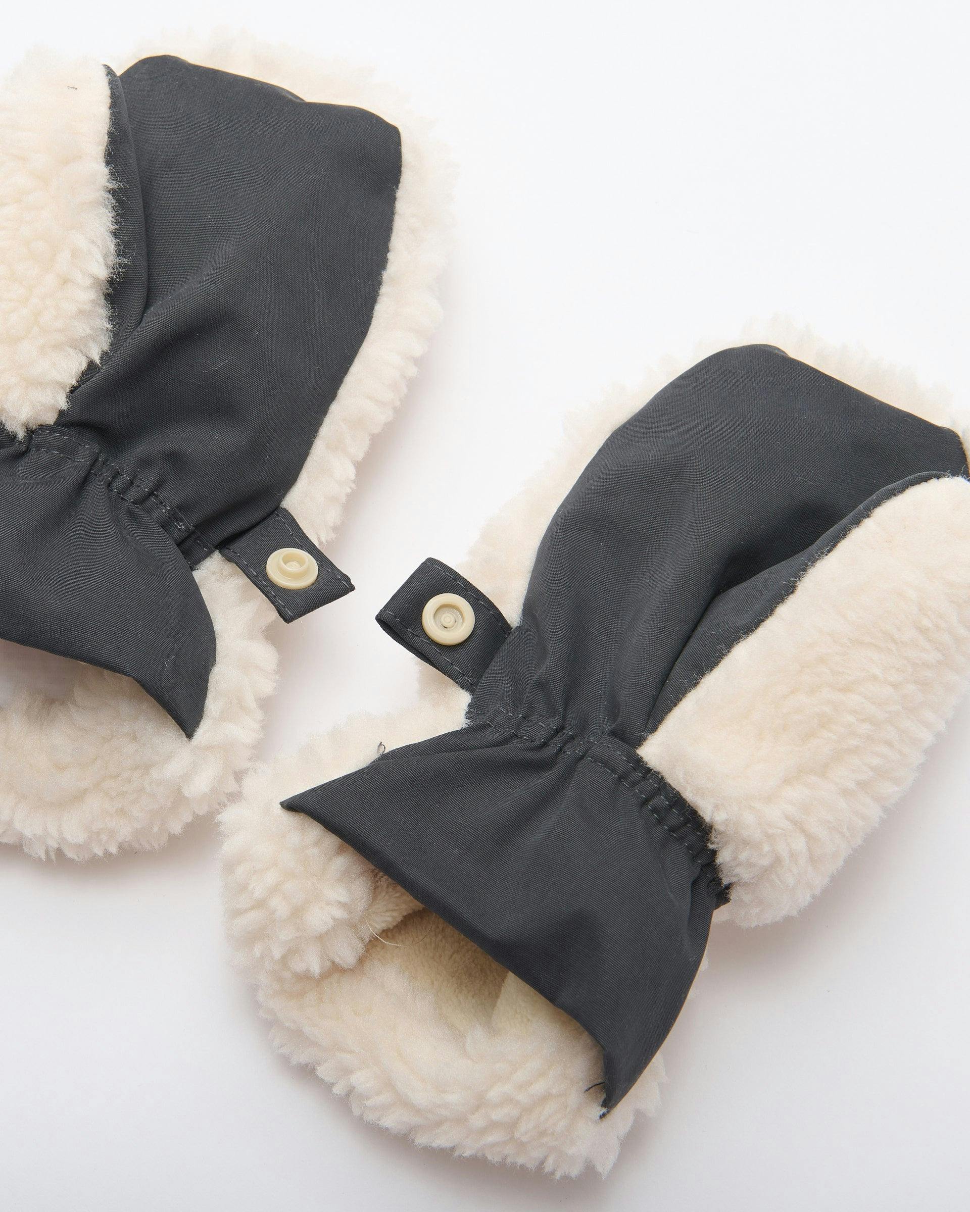 Sherpa Mittens • Benji Appliqué
