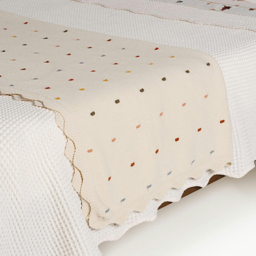 Dotted Scallop Knit Throw