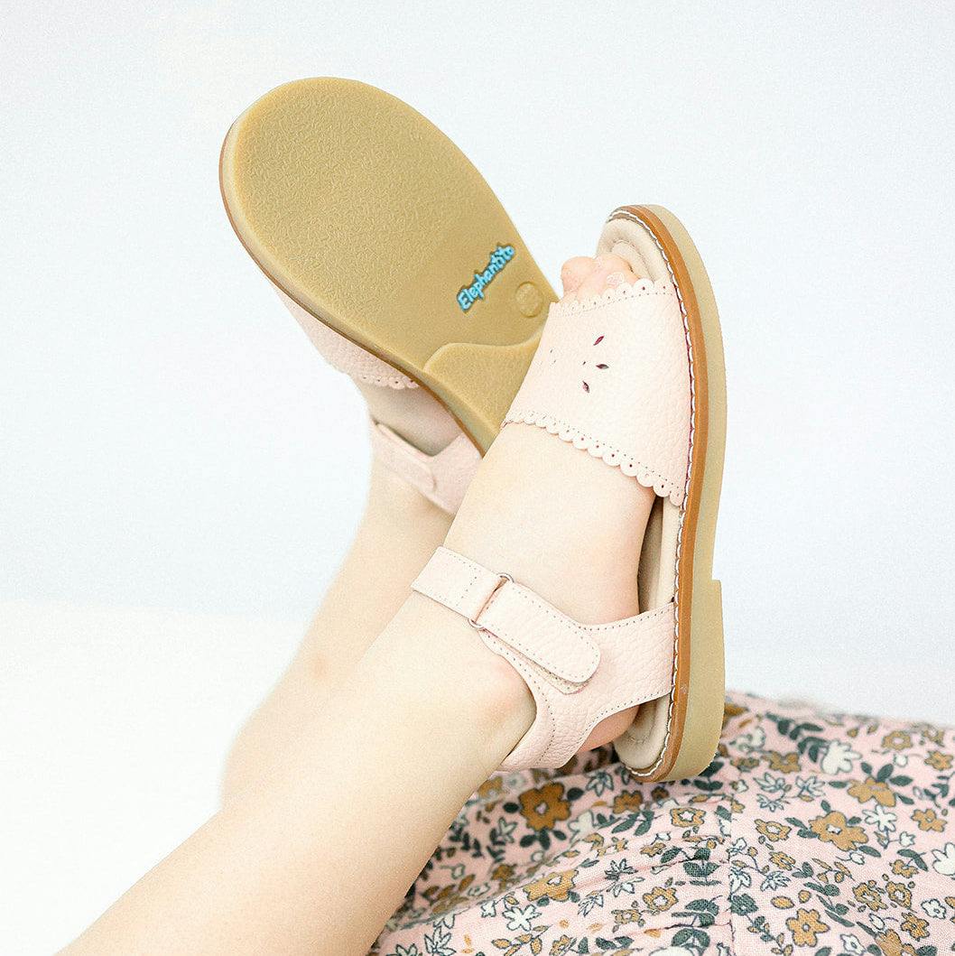 Classic Scallop Sandal | Pink Leather