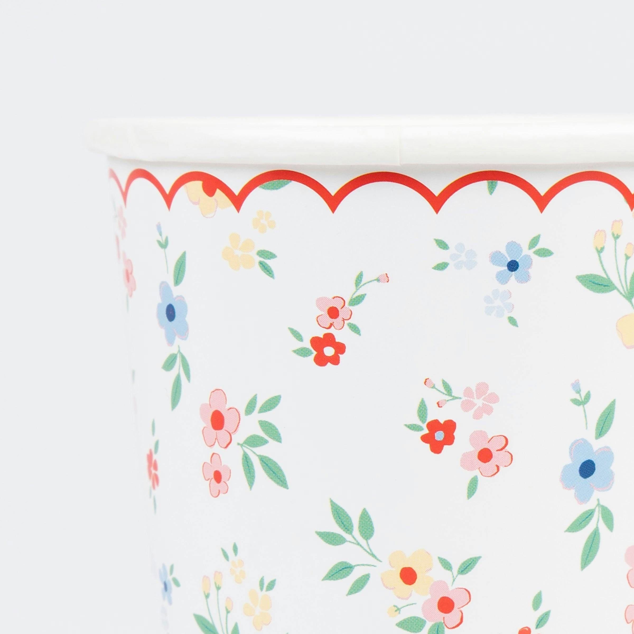 Ditsy Posy Scalloped Cups
