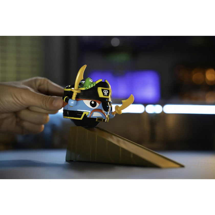 Battle Ballz: Training Pack - Captain Cutlass - Weapon Wielding Toy Pirate