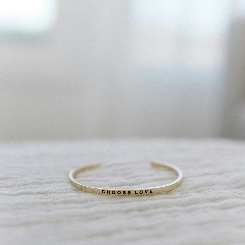 Women's "Choose Love" Bracelet