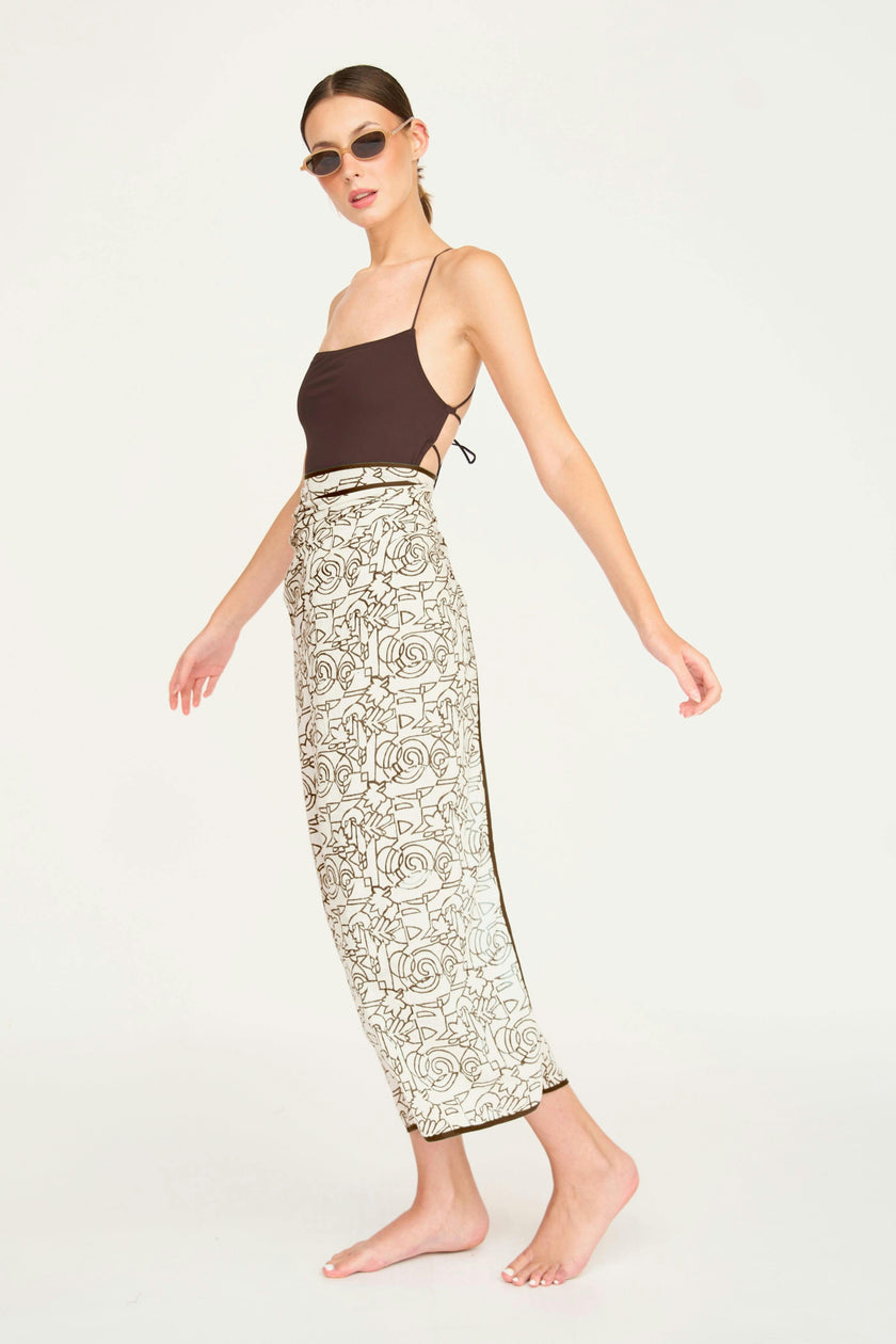 Sarong in Chocolate Heka