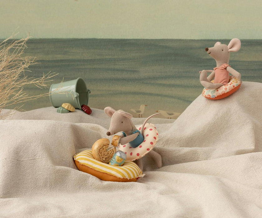 Beach Raft, Yellow Stripe