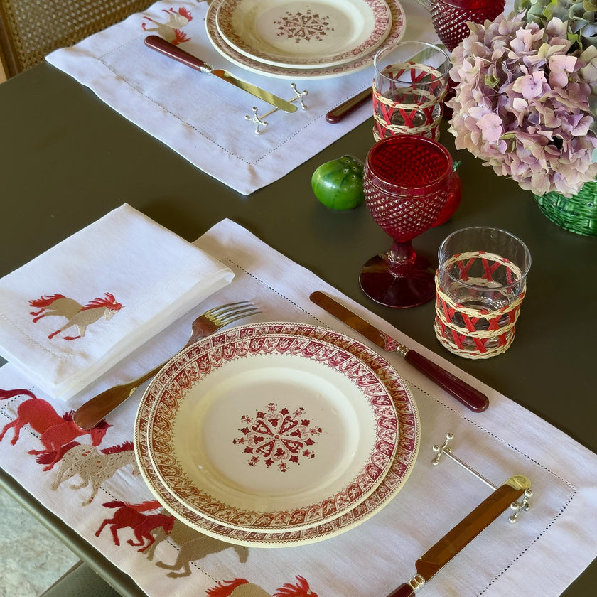 Placemat & napkin - Cavalcade embroidery