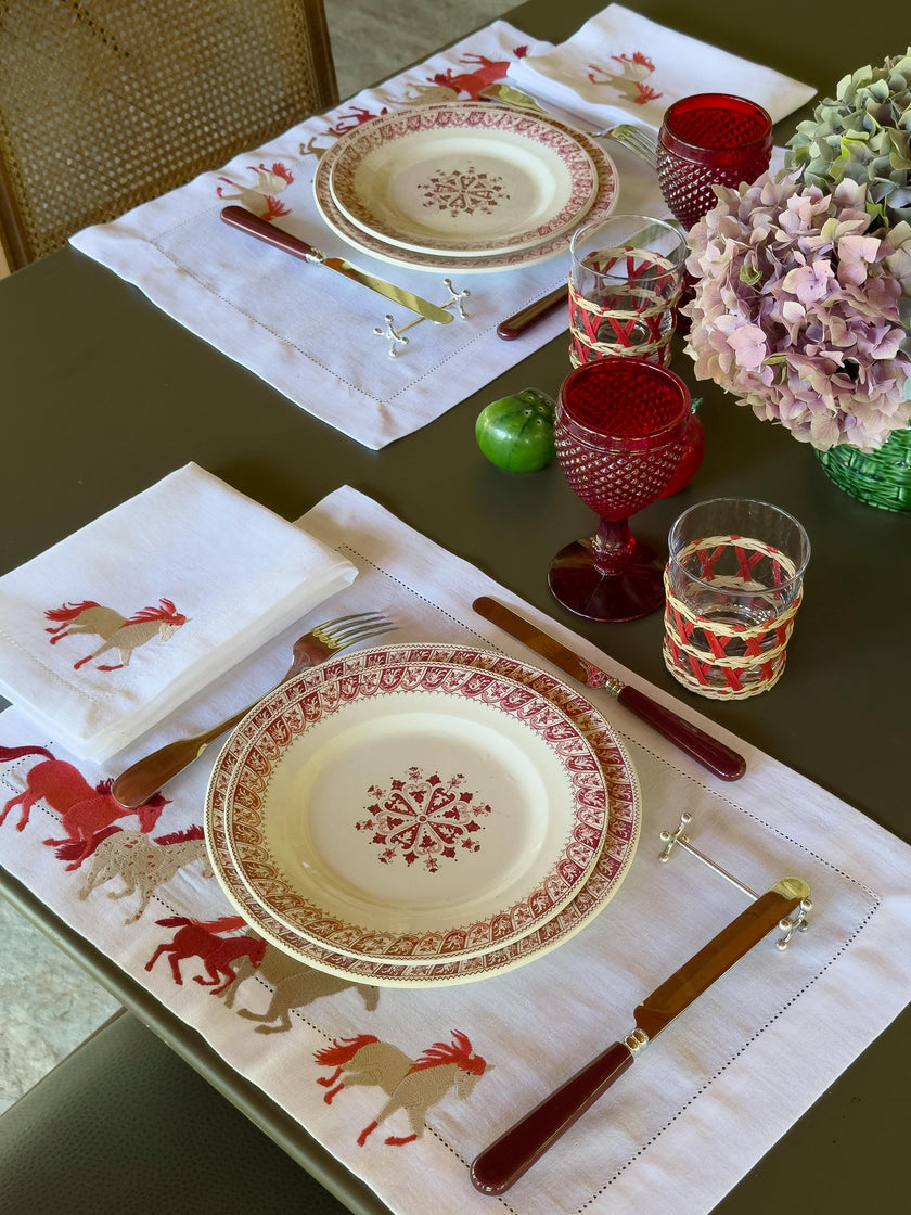 Placemat & napkin - Cavalcade embroidery