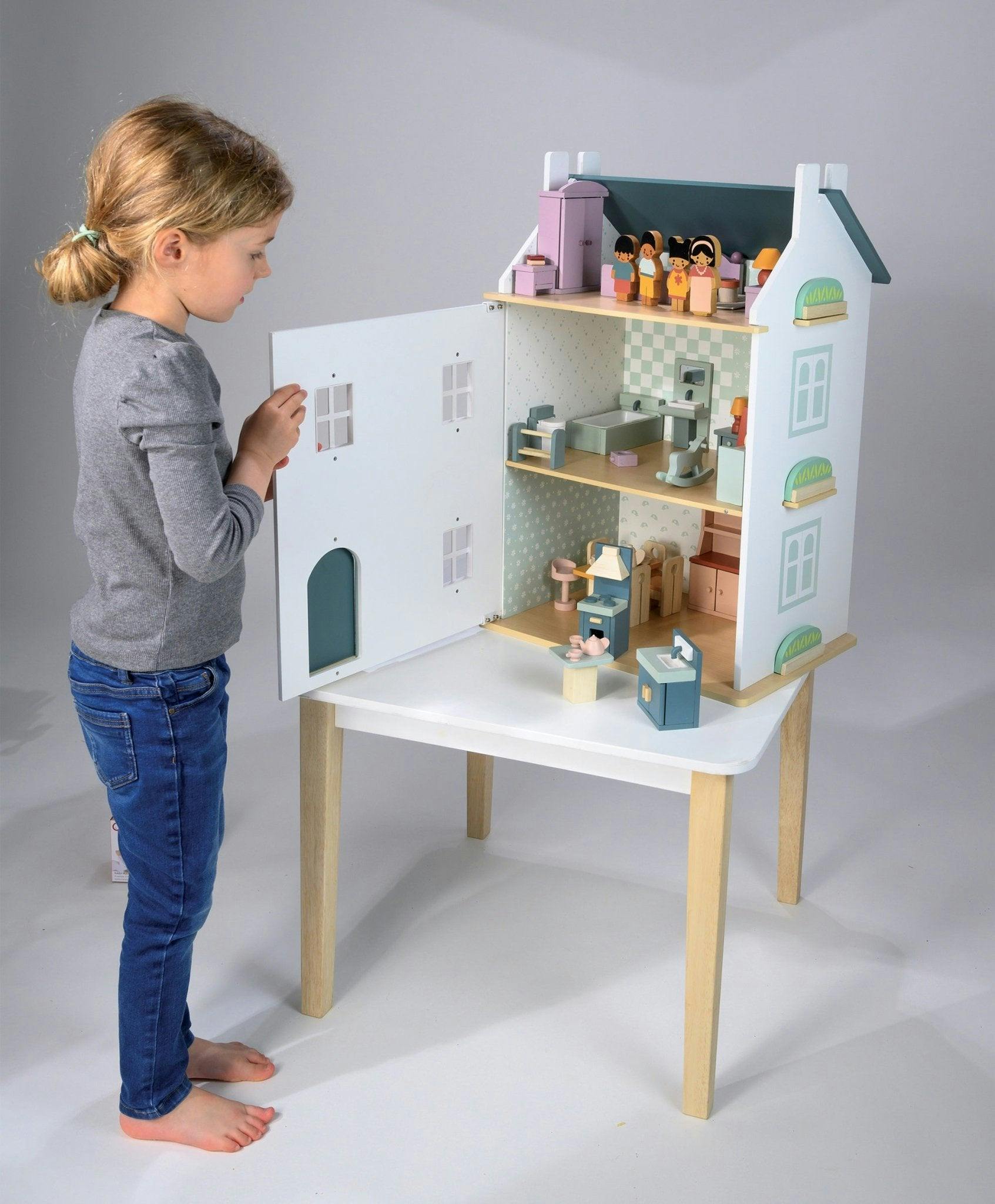 Willow Dolls House