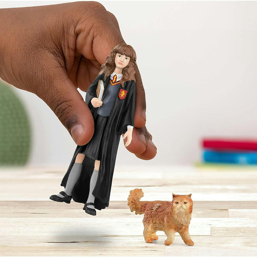 Schleich Wizarding World of Harry Potter: 2-Piece Set: Hermoine & Crookshanks