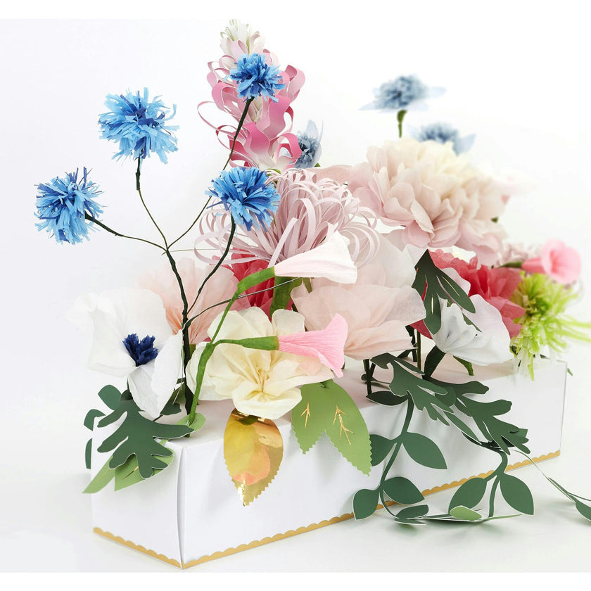 Hazel Gardiner Spring & Summer Table Centerpiece