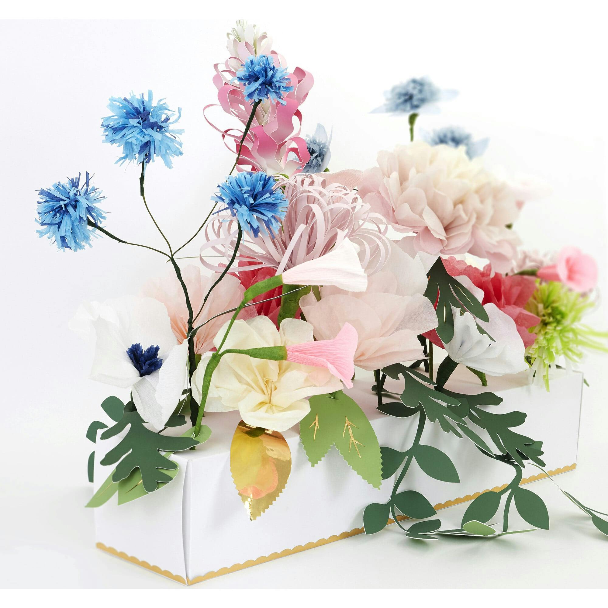 Hazel Gardiner Spring & Summer Table Centerpiece