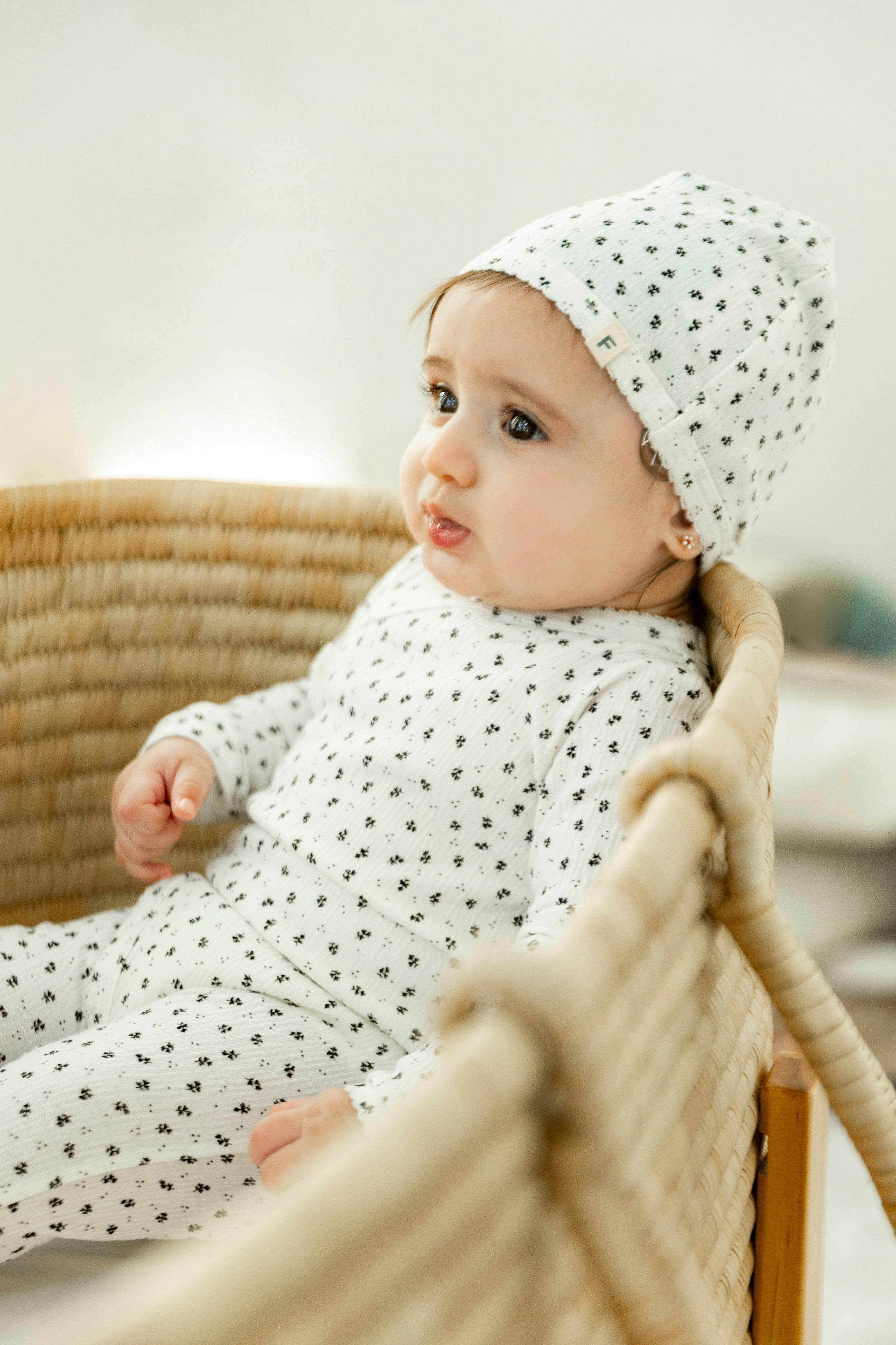 Flower Print Crinkle Snap Front Floral Romper and Hat Two Piece Set