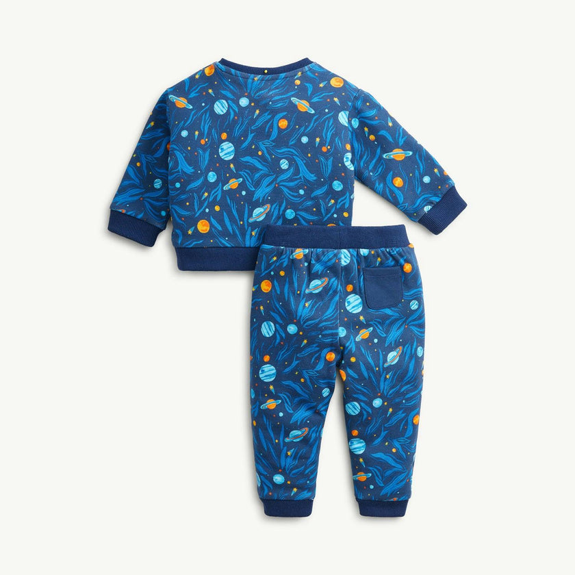 Magnetic Sweatsuit With Back Pocket