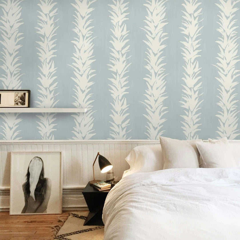 White Lotus 10-Yard Wallpaper