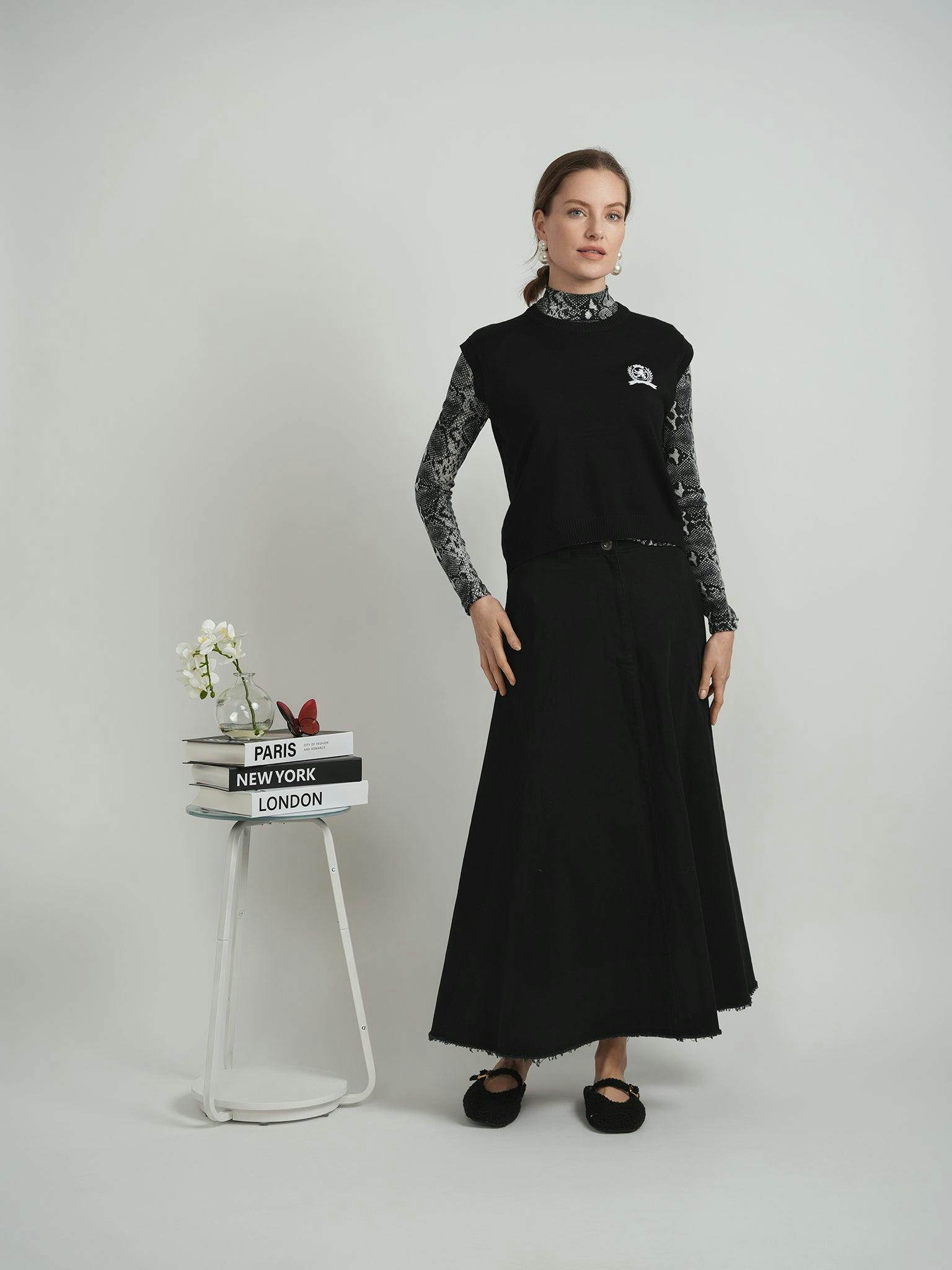 Embrodery Knit High Low Vest