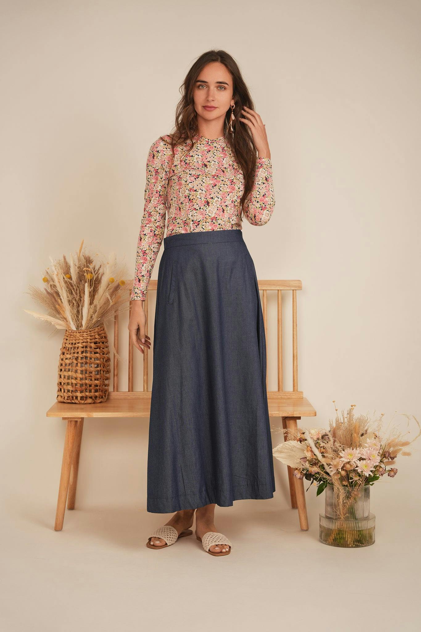 Long Denim Skirt With Pockets
