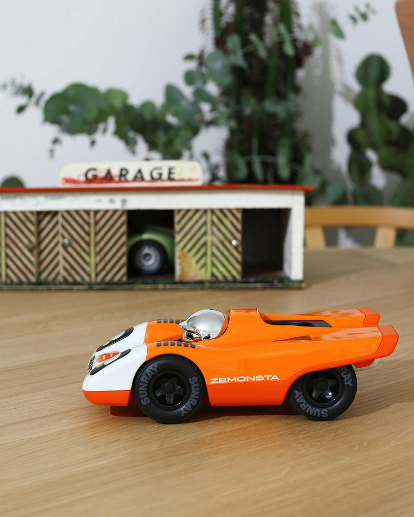 Car ZEMONSTA