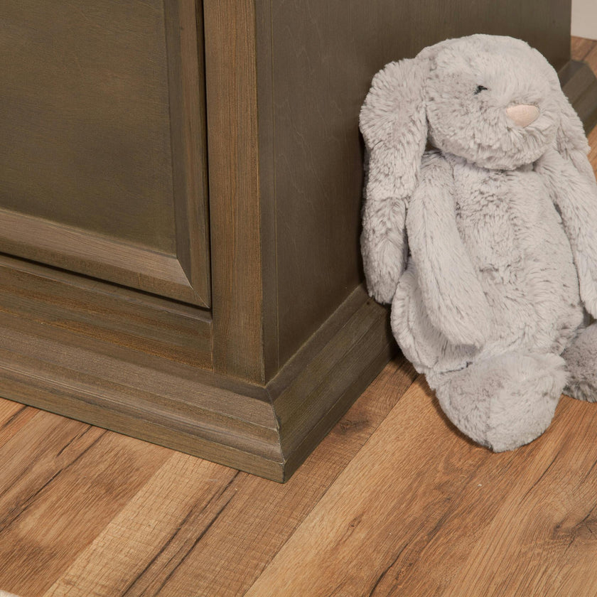 Foothill-Louis 6-Drawer Dresser